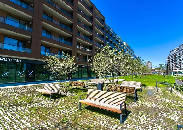 Luxury, Bright Studio With Parking And Balcony In Bratislava Center